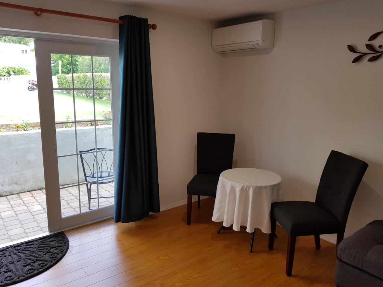 Windsong Guest Apartments Pembroke ภายนอก รูปภาพ