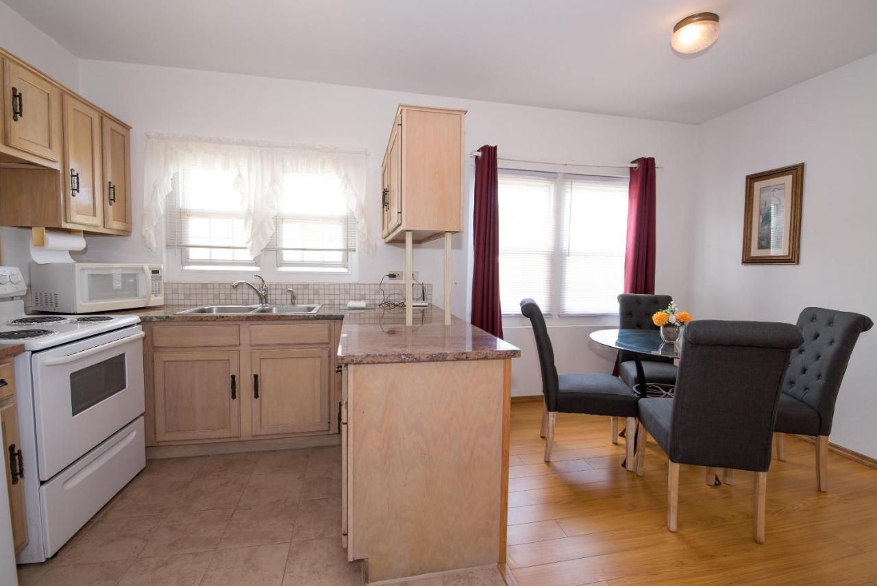 Windsong Guest Apartments Pembroke ภายนอก รูปภาพ
