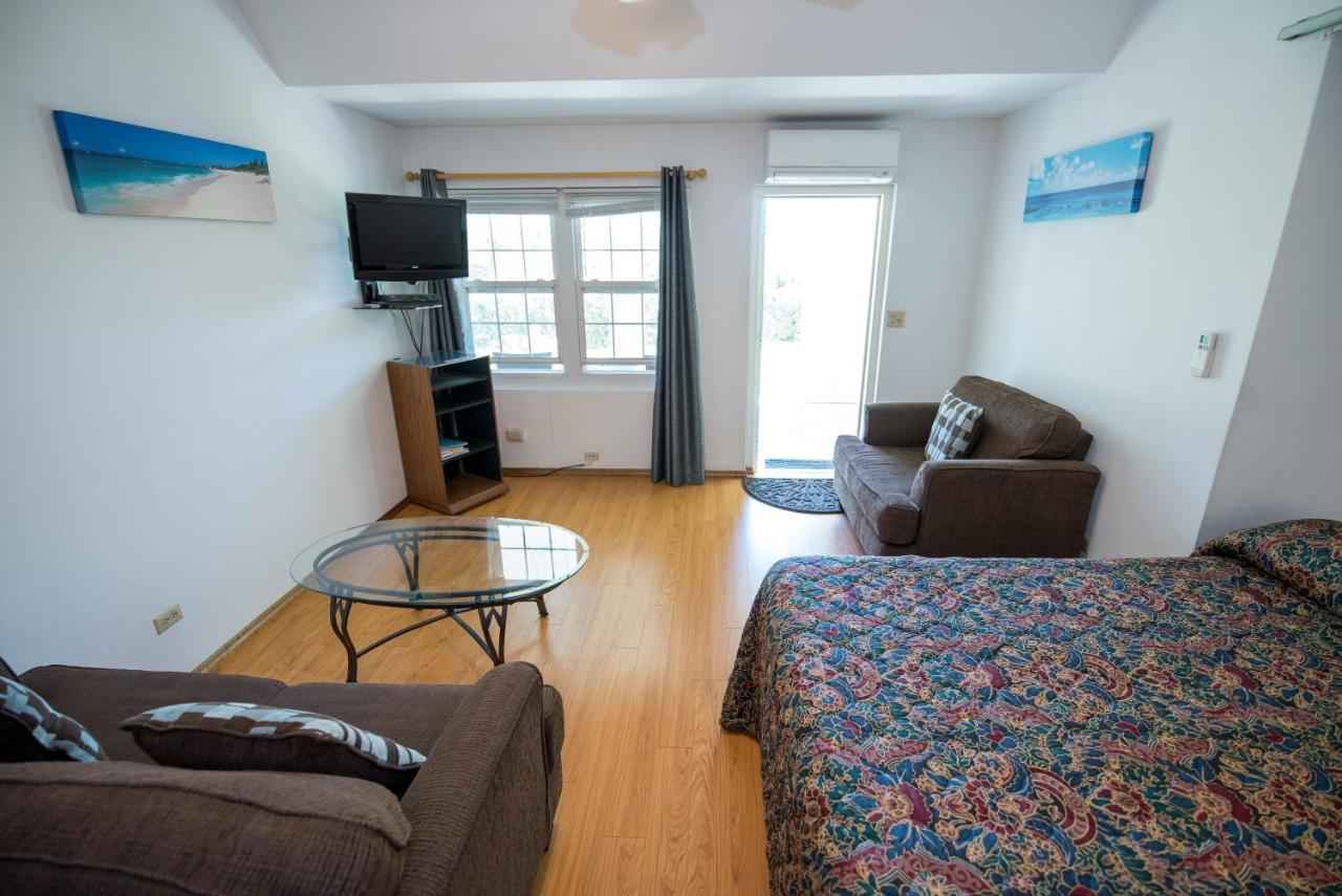 Windsong Guest Apartments Pembroke ภายนอก รูปภาพ